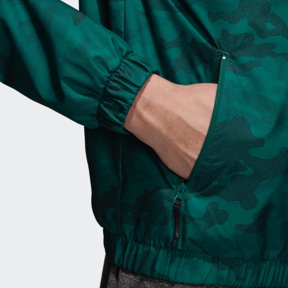 NWT Adidas Woven Lightweight Bomber training Jacket Men’s Small Camo Green black - Picture 6 of 13